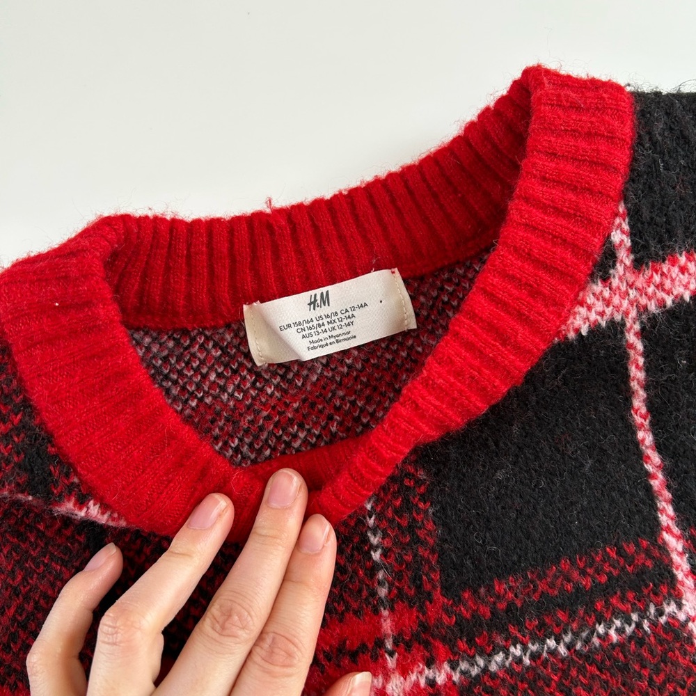 Red Sweater - Picture 2 of 7